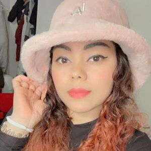 Meet your Posher, Cindy